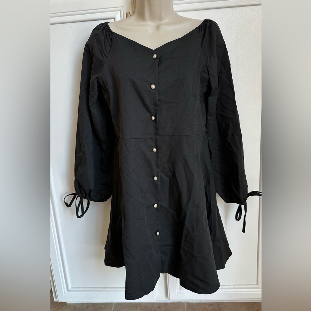 A-line Black Mushangyipin mini dress with pearl buttons. Size Small